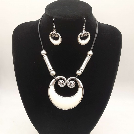 Annanova Necklace - Earring set 3 Annanova Necklace - Earring set 3
