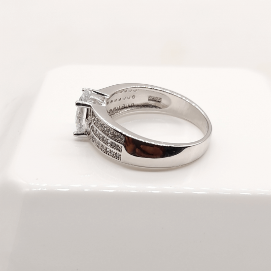 925 sterling siver engagement ring 32 925 sterling siver engagement ring 32